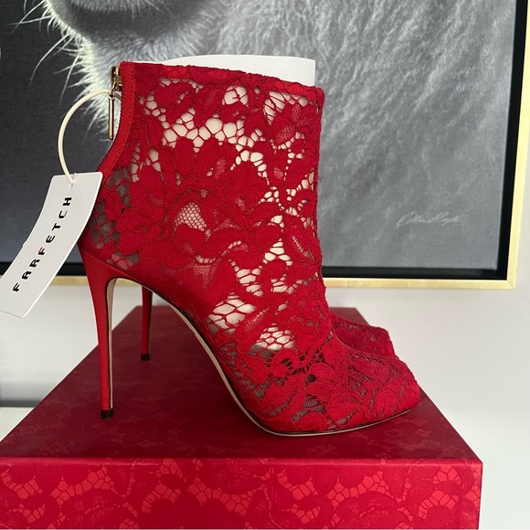 Dolce & Gabbana Red Lace Mesh peep toe bootie - Picture 2 of 8